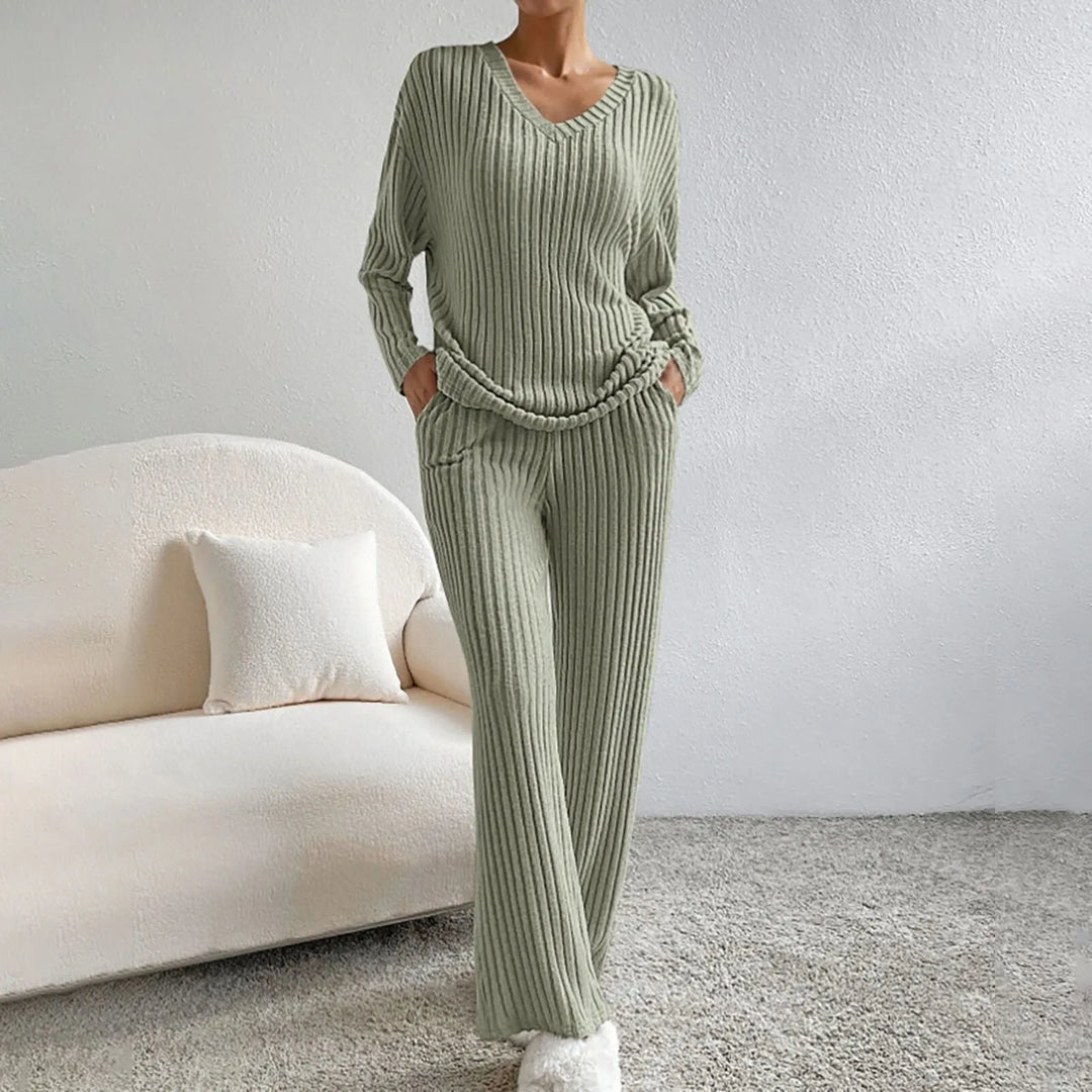 Crizaa | Cozy Ribbed Loungewear Set