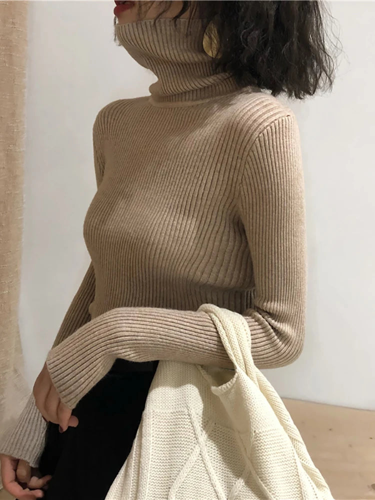 Lila | Women's Knitted Turtleneck Sweater