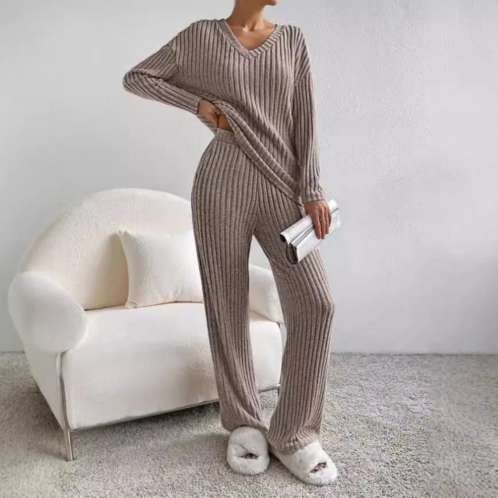 Crizaa | Cozy Ribbed Loungewear Set